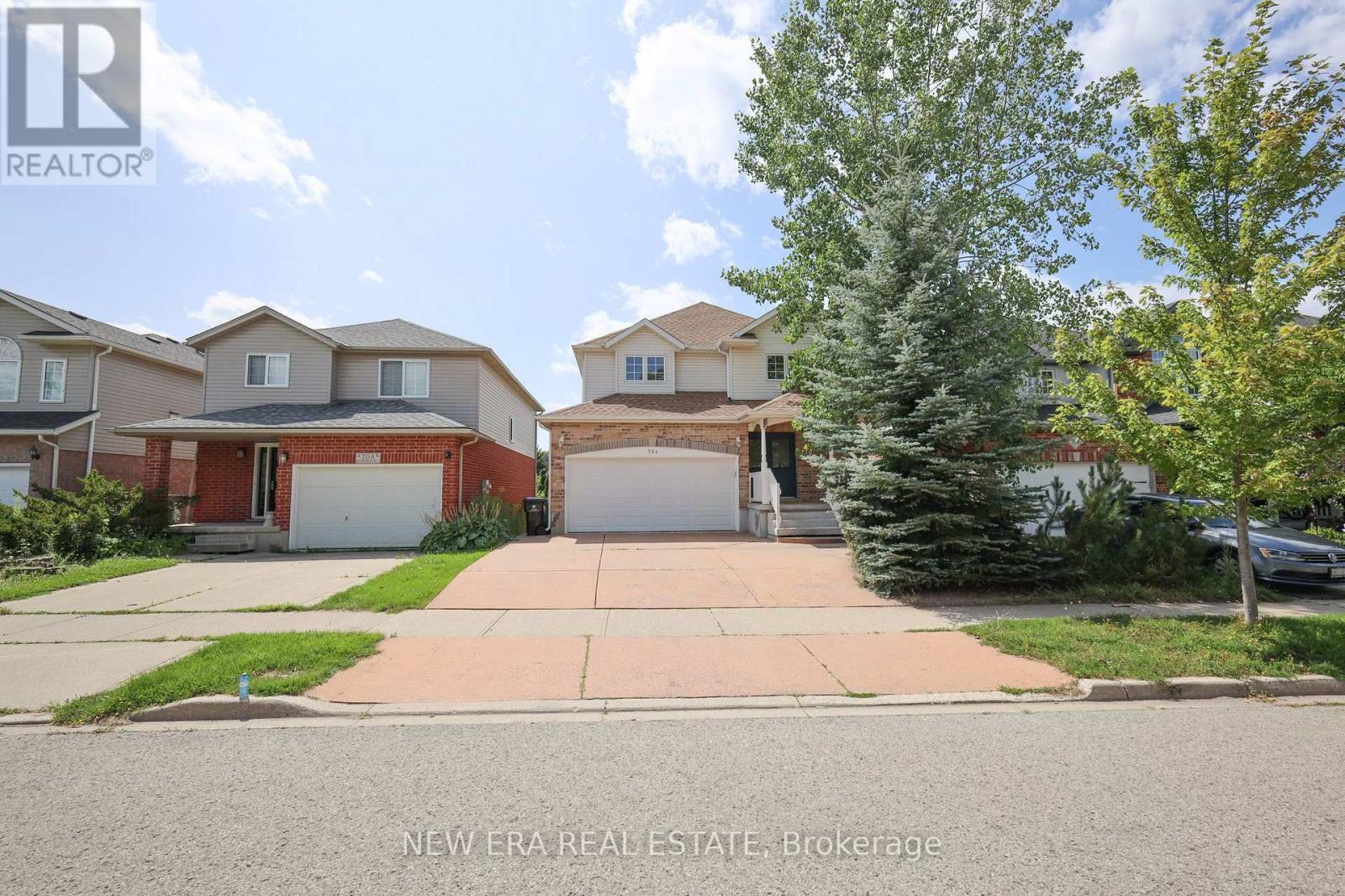 704 Brandenburg Boulevard, Waterloo, Ontario  N2T 2V4 - Photo 2 - X13710752