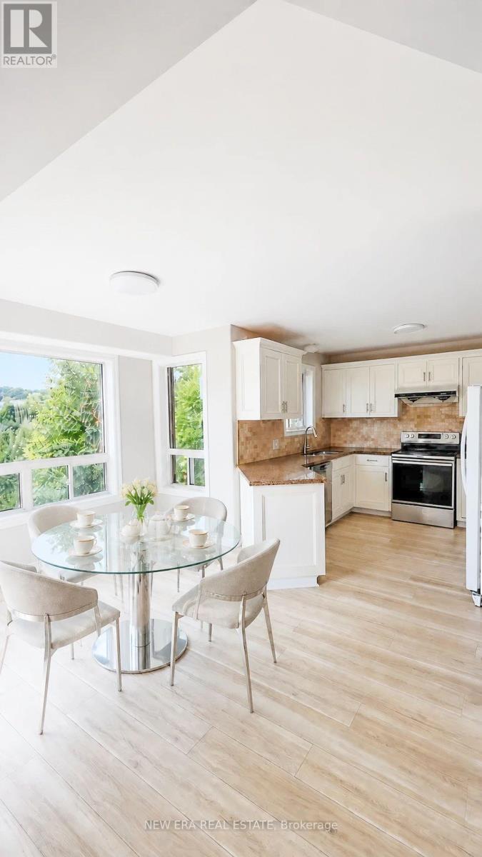 704 Brandenburg Boulevard, Waterloo, Ontario  N2T 2V4 - Photo 9 - X13710752