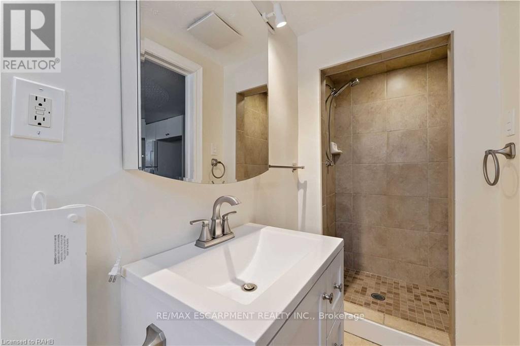 Basement - 864 Upper Ottawa Street, Hamilton, Ontario  L8T 3V5 - Photo 8 - X13710842