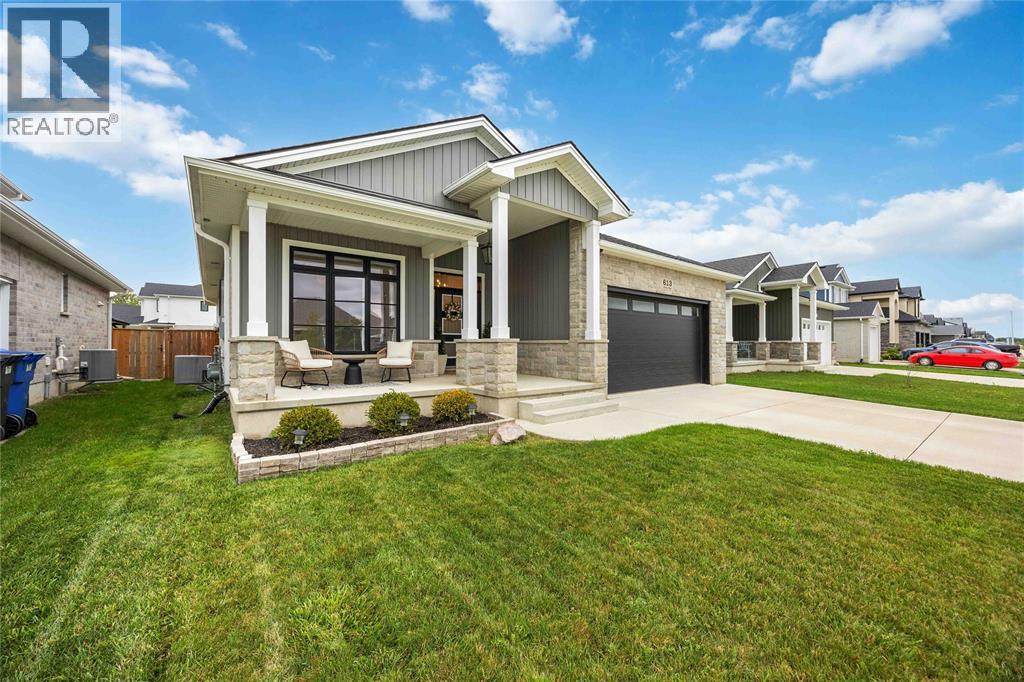 613 KETTER WAY Plympton-Wyoming Ontario Canada N0N1T0 2