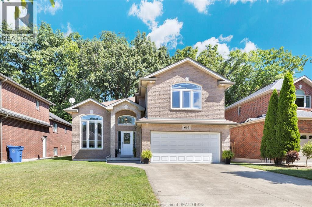 695 INTERNATIONAL AVENUE, LaSalle, Ontario