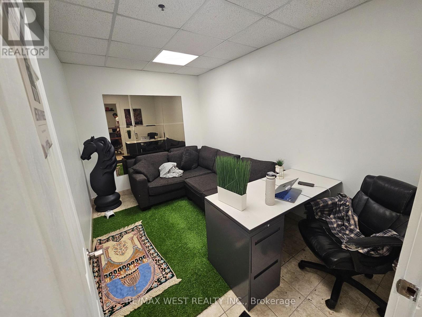 4 + 4b - 210 Drumlin Circle, Vaughan, Ontario  L4K 3E3 - Photo 21 - N13708736