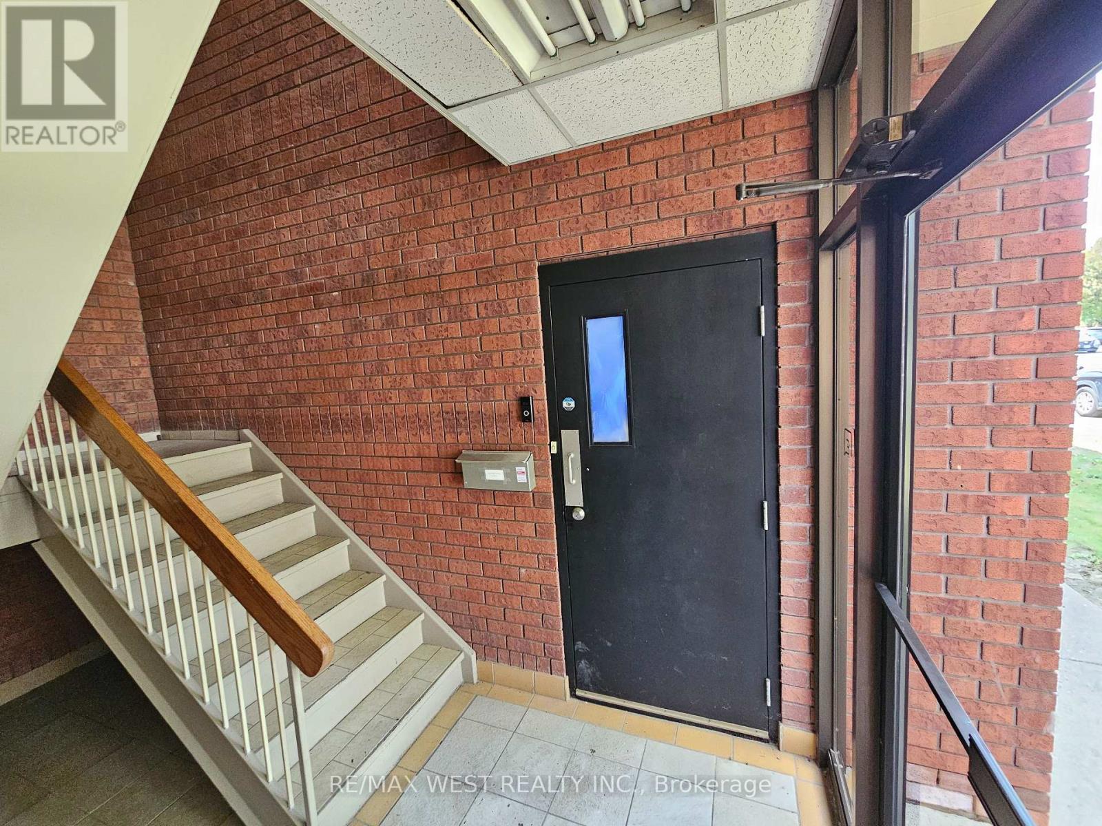 4 - 210 Drumlin Circle, Vaughan, Ontario  L4K 3E3 - Photo 7 - N13708744
