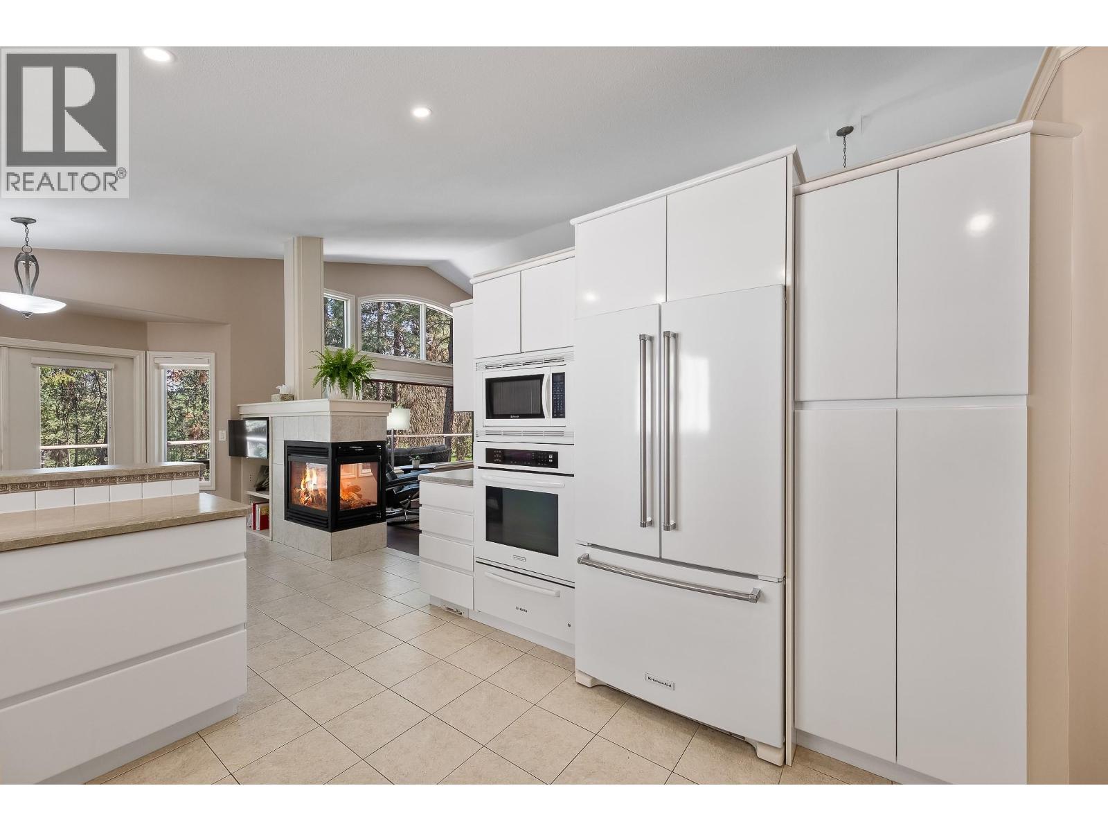 4141 Gallaghers Boulevard S, Kelowna, British Columbia  V1W 4V2 - Photo 10 - 10398640
