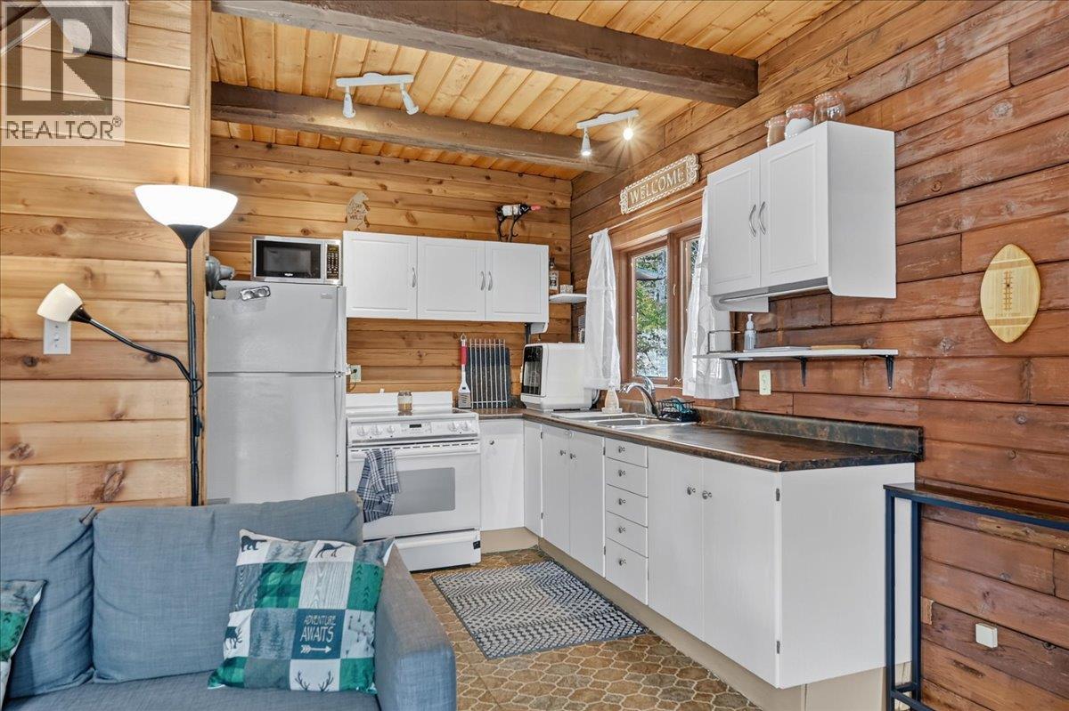 5422 Dutch Creek Road, Fairmont Hot Springs, British Columbia  V0B 1L2 - Photo 6 - 10398413