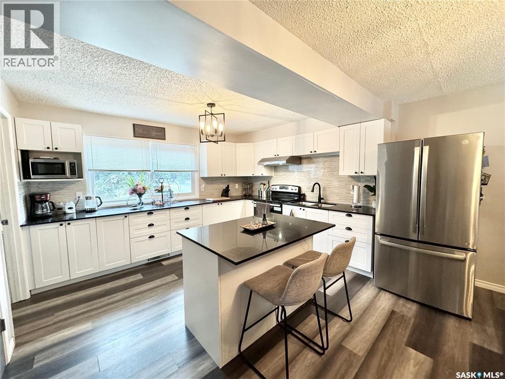 1908 3rd Avenue E, Prince Albert, Saskatchewan  S6V 6P6 - Photo 2 - SK046584