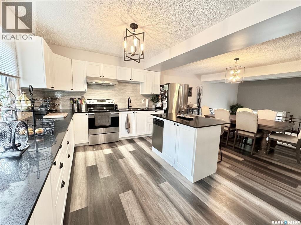1908 3rd Avenue E, Prince Albert, Saskatchewan  S6V 6P6 - Photo 3 - SK046584