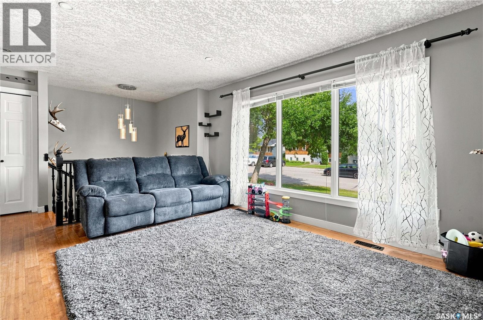 130 6th Street, Pilot Butte, Saskatchewan  S0G 3Z0 - Photo 6 - SK046540