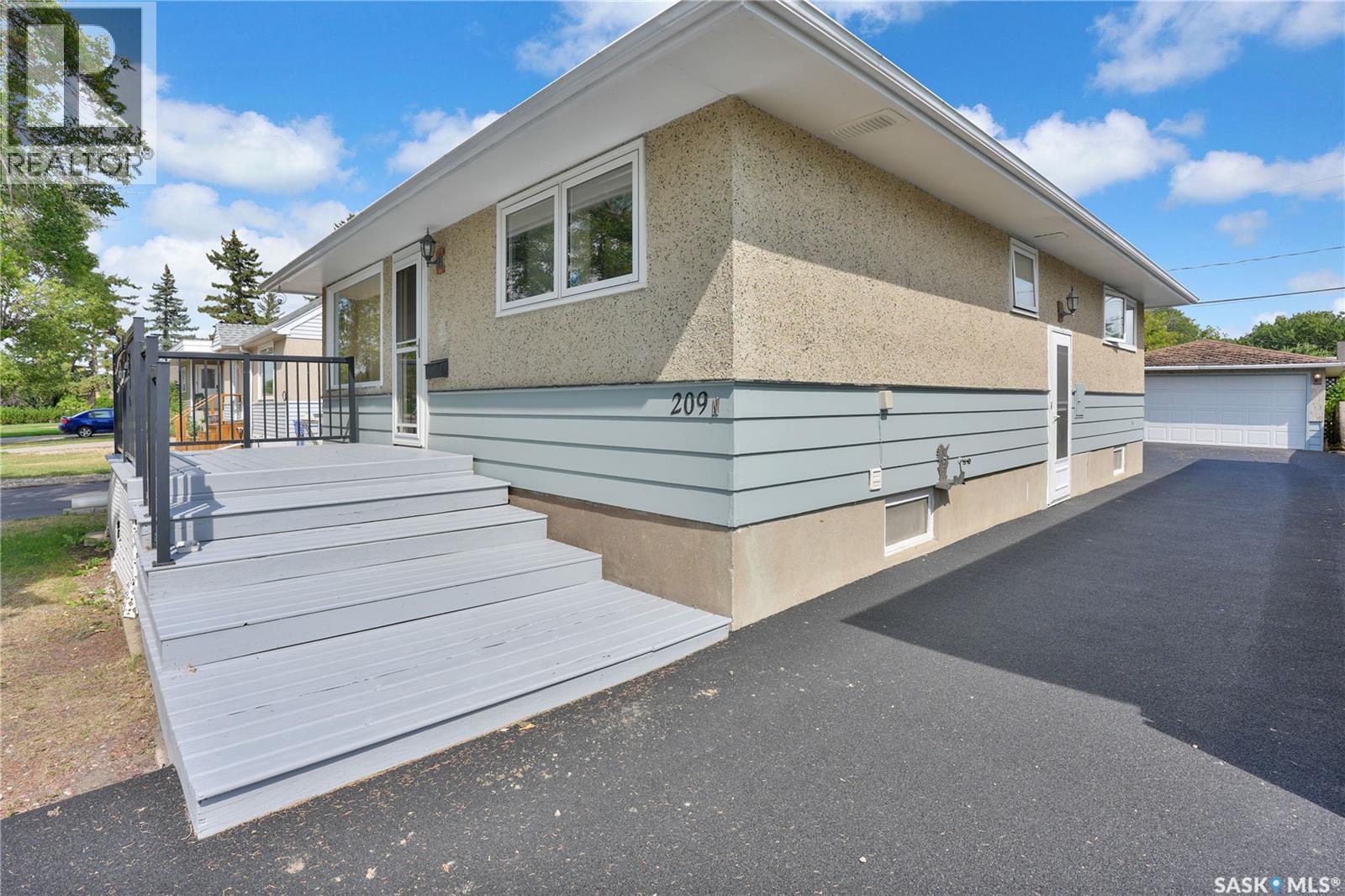 209 Broad Street N, Regina, Saskatchewan  S4R 2X7 - Photo 3 - SK046513