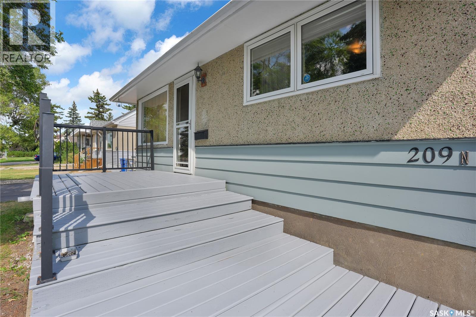 209 Broad Street N, Regina, Saskatchewan  S4R 2X7 - Photo 4 - SK046513