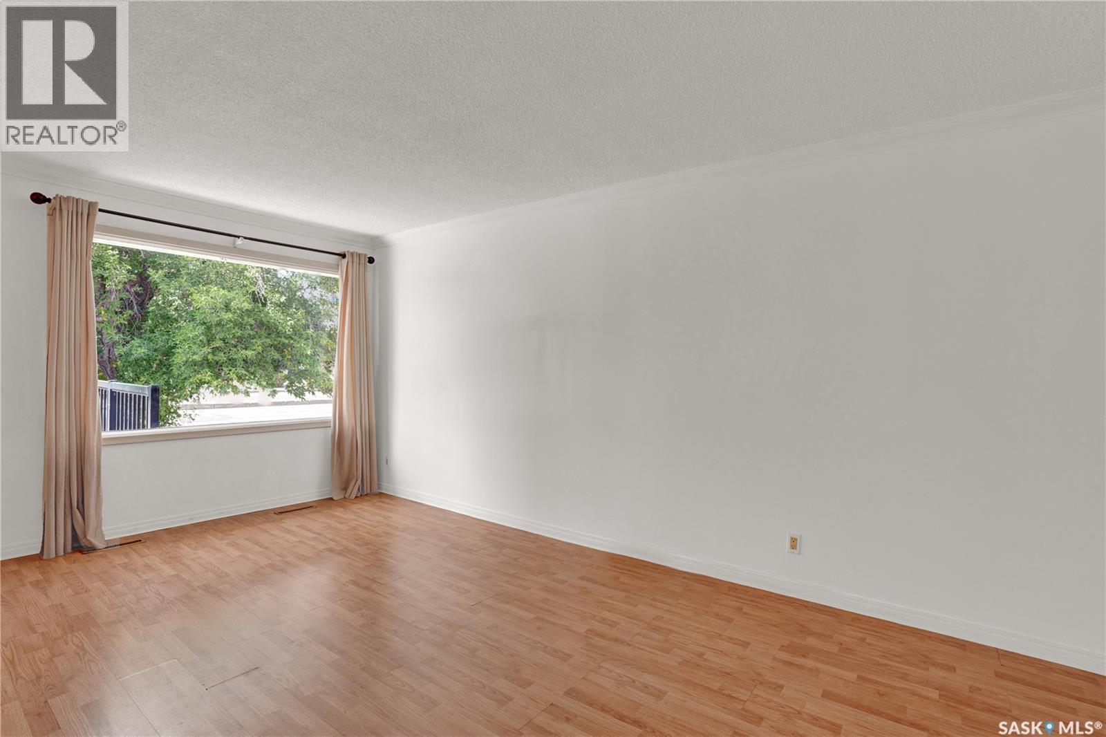 209 Broad Street N, Regina, Saskatchewan  S4R 2X7 - Photo 5 - SK046513