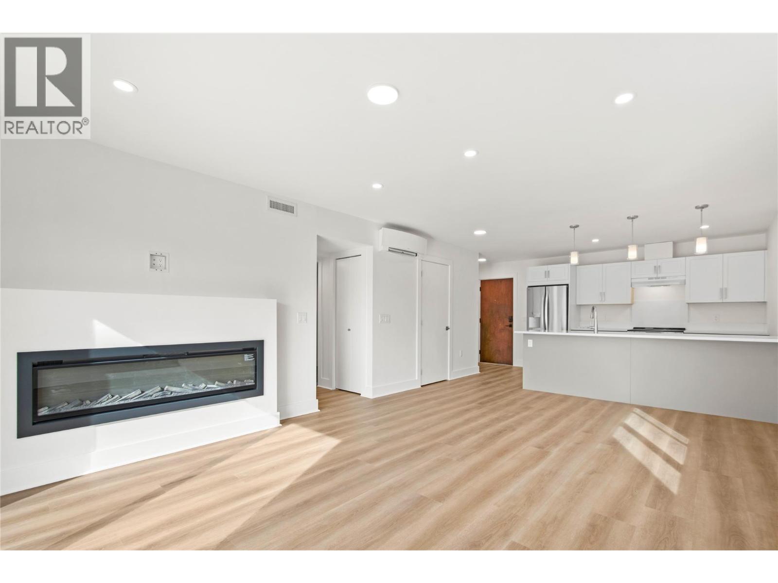 578 Lakeshore Drive Unit# 203, Penticton, British Columbia  V2A 1B9 - Photo 9 - 10393493