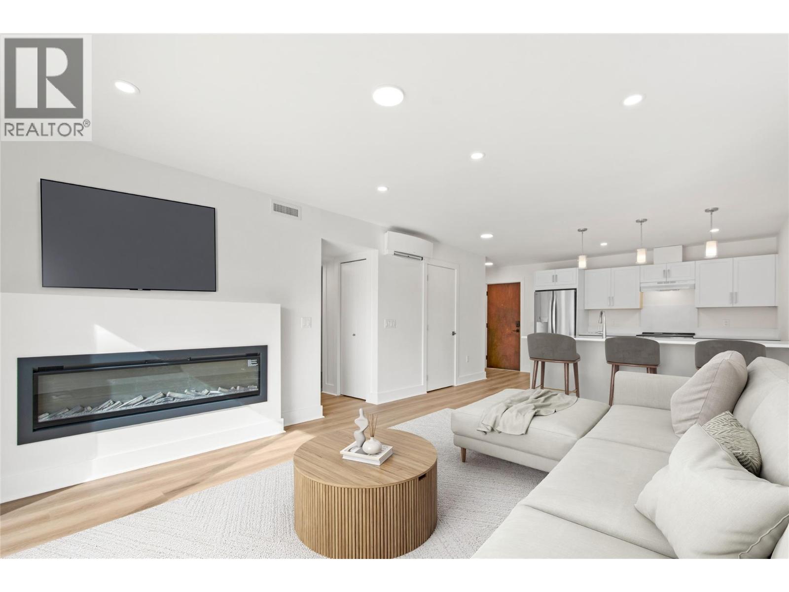 578 Lakeshore Drive Unit# 203, Penticton, British Columbia  V2A 1B9 - Photo 8 - 10393493