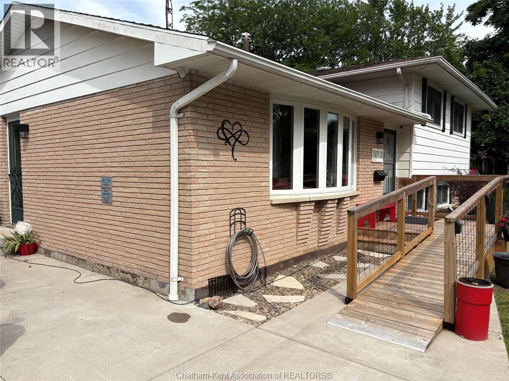 46 Ottawa Drive, Chatham, Ontario  N7L 2J6 - Photo 2 - 26020757