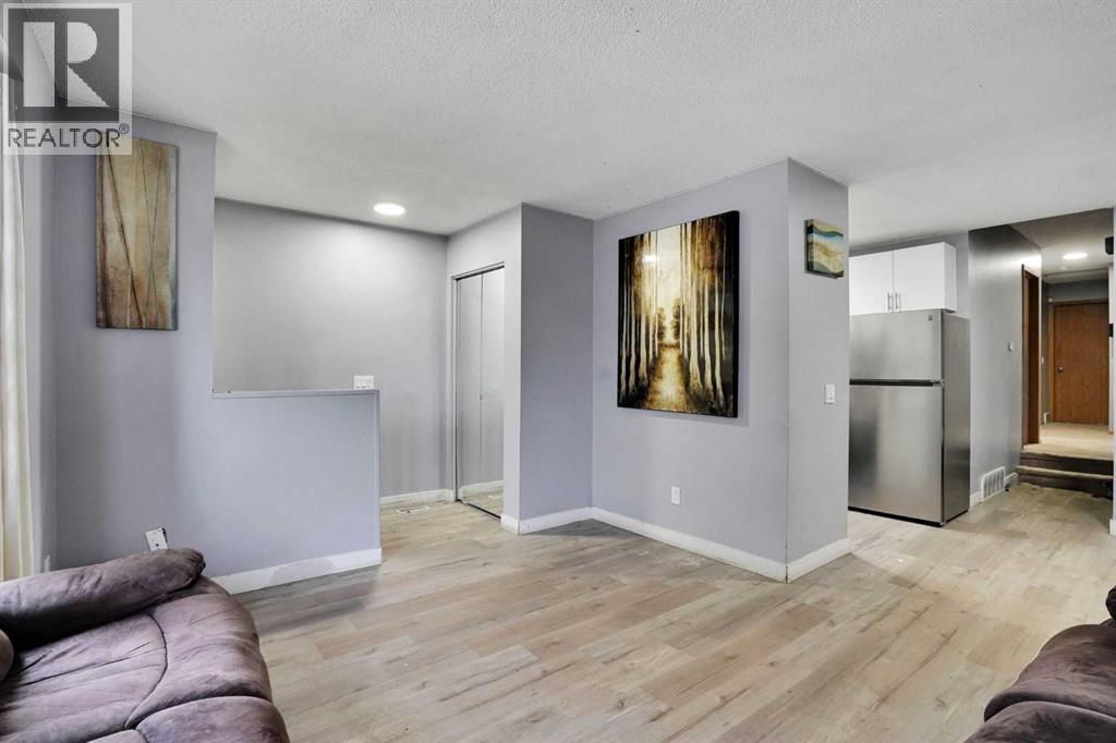 133 Martinglen Way Ne, Calgary, Alberta  T3J 3J1 - Photo 4 - A2316565