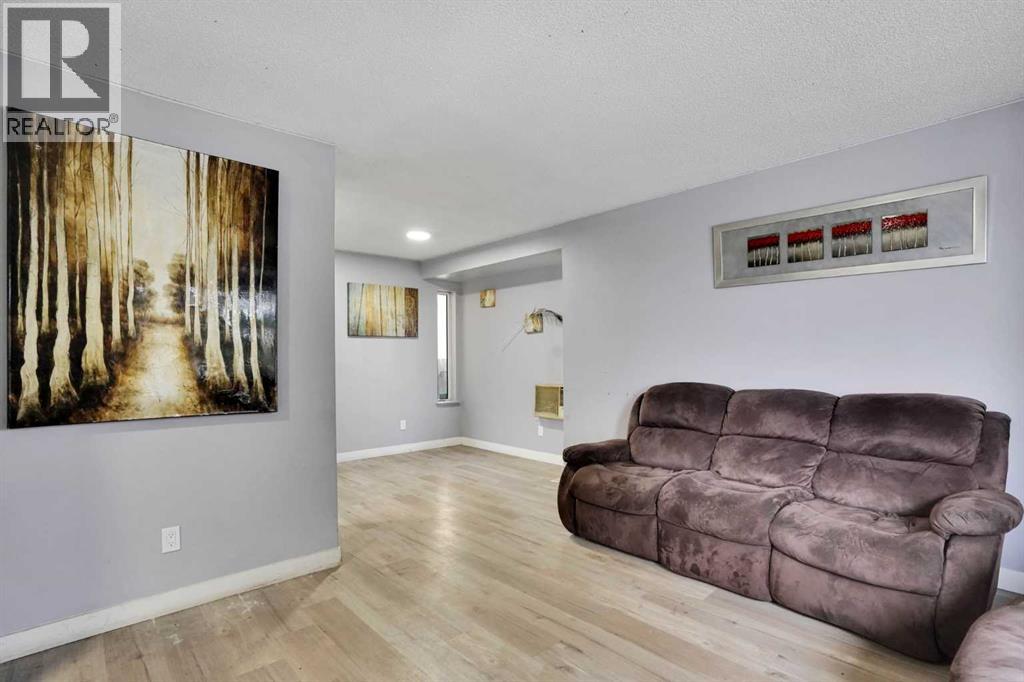 133 Martinglen Way Ne, Calgary, Alberta  T3J 3J1 - Photo 5 - A2316565