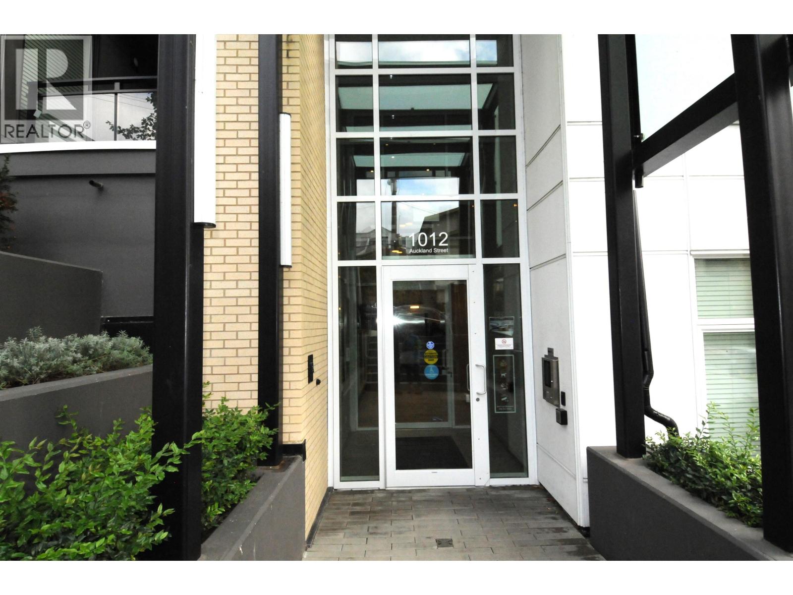 307 1012 Auckland Street, New Westminster, British Columbia  V3M 0M3 - Photo 3 - R3158577
