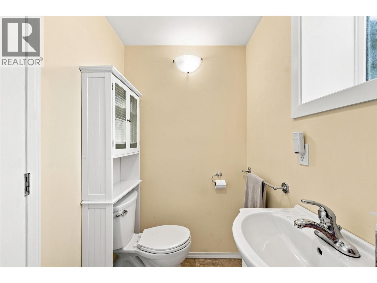 3957 Old Yellowhead Highway, Kamloops, British Columbia  V2H 1K6 - Photo 32 - 10396460