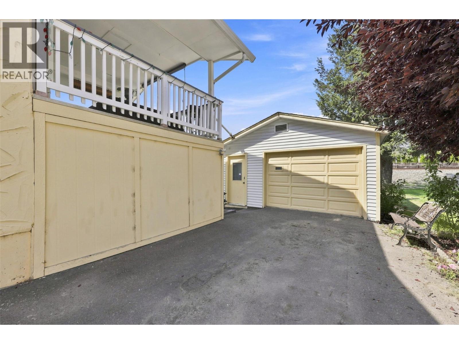 3957 Old Yellowhead Highway, Kamloops, British Columbia  V2H 1K6 - Photo 39 - 10396460