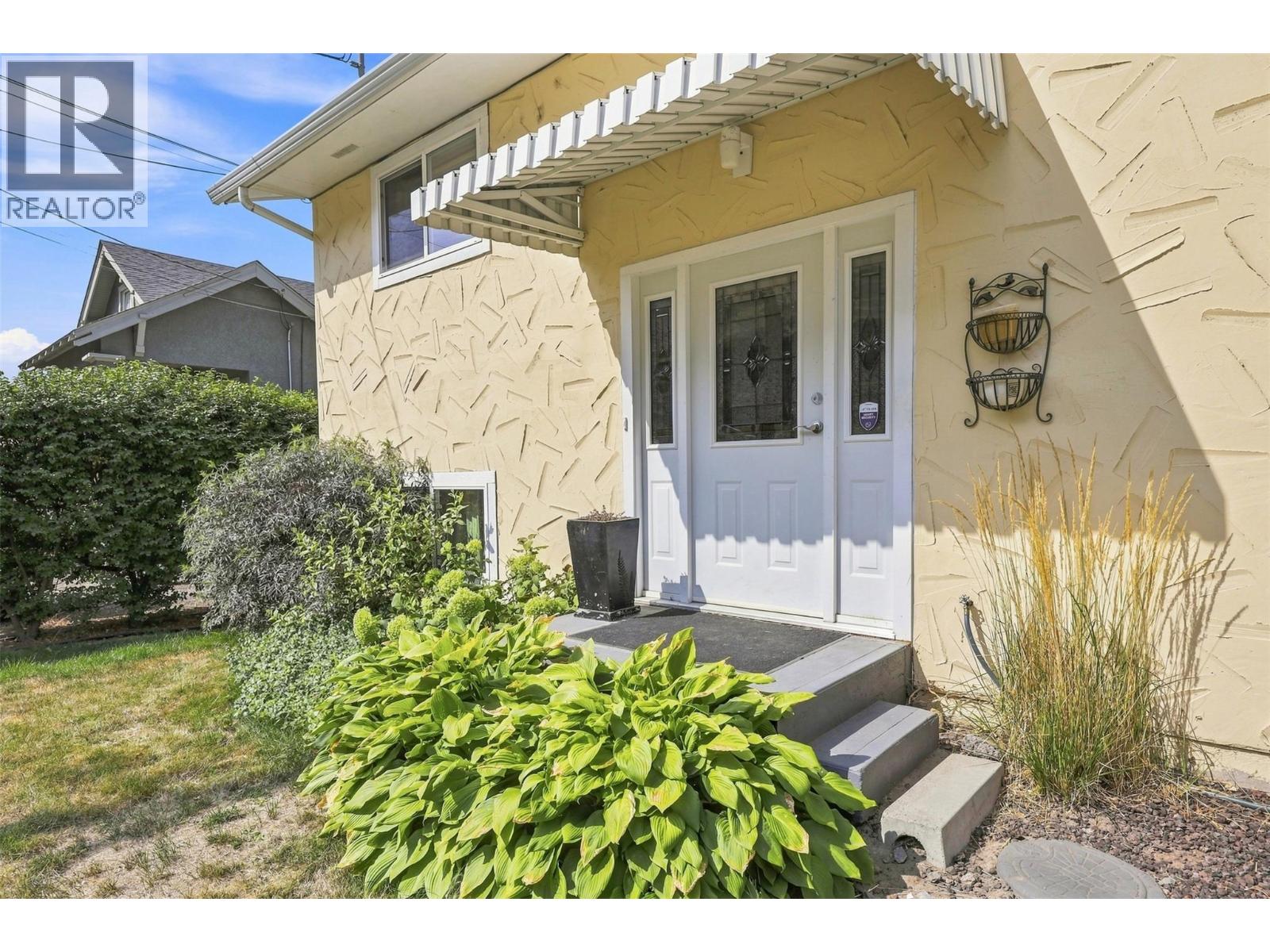 3957 Old Yellowhead Highway, Kamloops, British Columbia  V2H 1K6 - Photo 4 - 10396460
