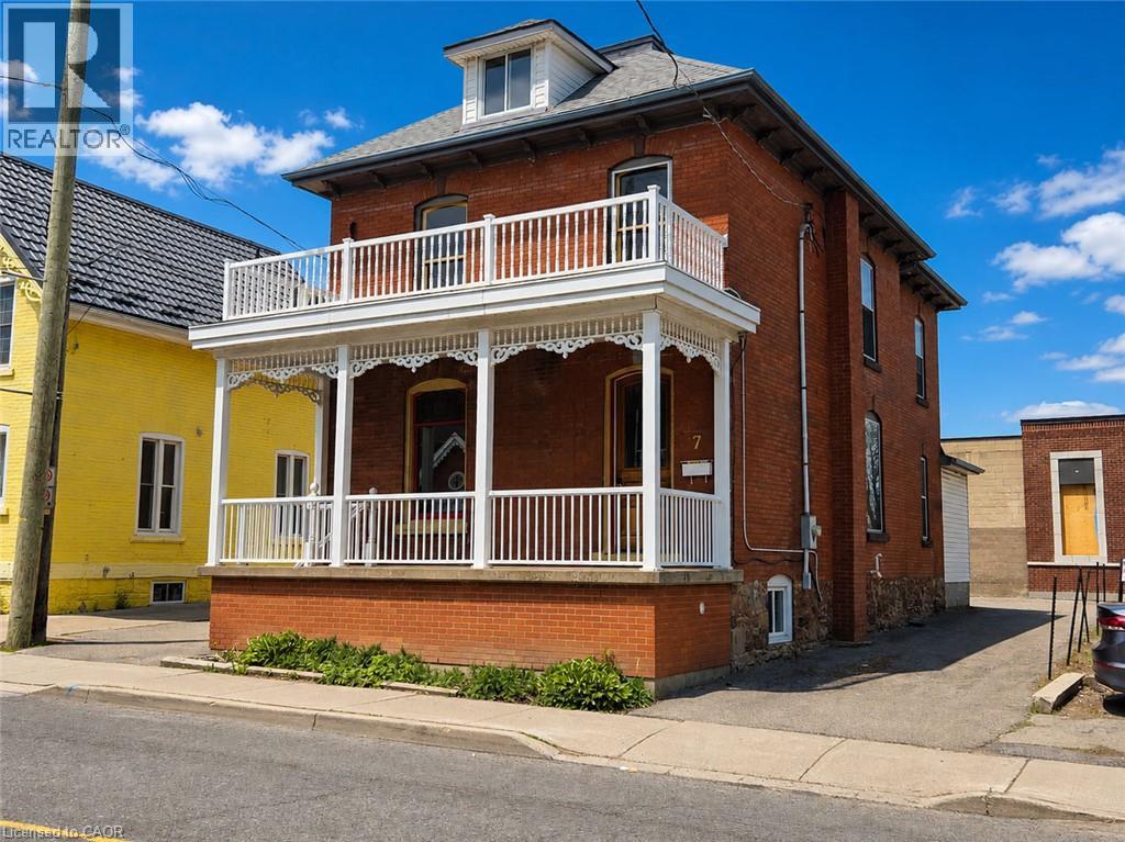 7 ONTARIO Street, Grimsby, Ontario