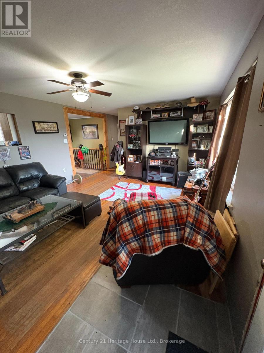 370 Foster Street, Wellington North, Ontario  N0G 2L1 - Photo 17 - X13710978