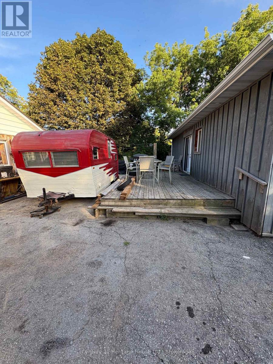 370 Foster Street, Wellington North, Ontario  N0G 2L1 - Photo 9 - X13710978