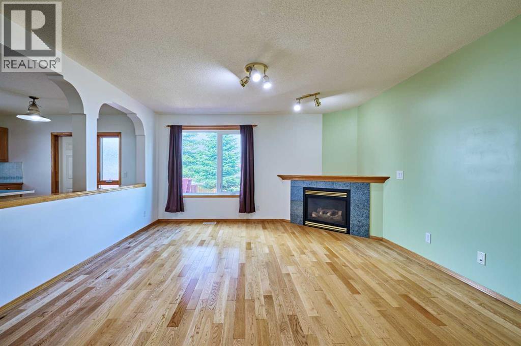 9683 Hidden Valley Drive Nw, Calgary, Alberta  T3A 5P8 - Photo 5 - A2327578