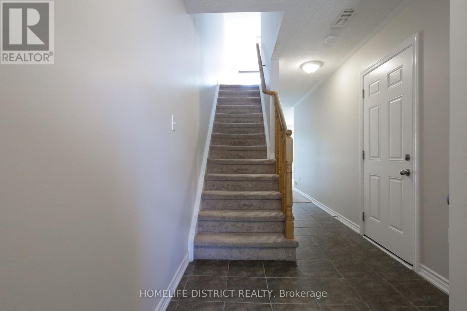 14 Katerson Lane, Clarington, Ontario  L1E 0E9 - Photo 3 - E13710918