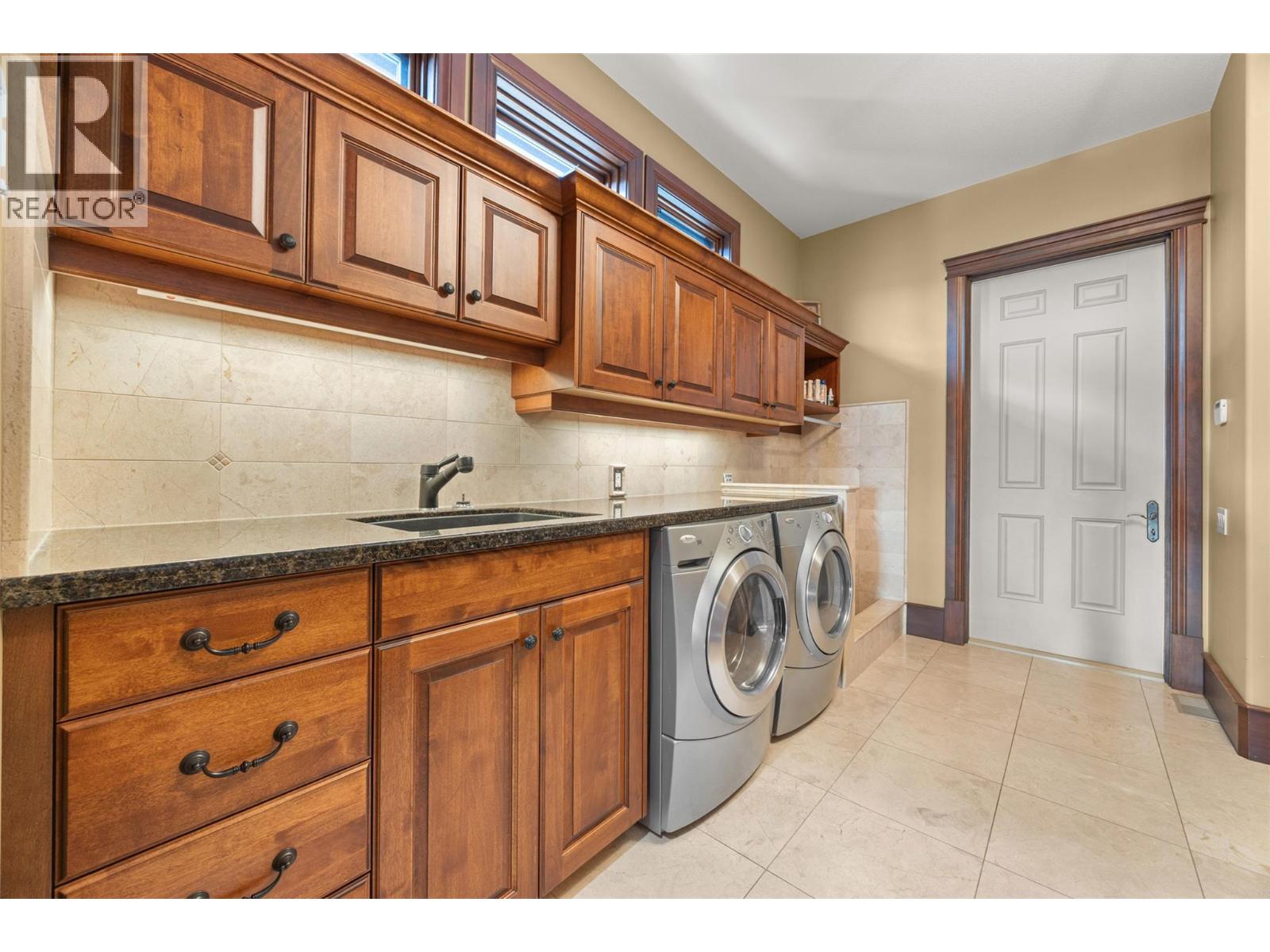 2449 Selkirk Drive, Kelowna, British Columbia  V1V 2R7 - Photo 45 - 10389851