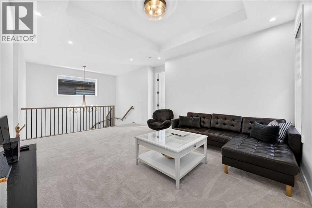 77 Rowmont Common NW, Calgary, Alberta  T3L 0L2 - Photo 21 - A2339729