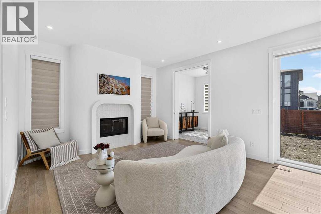 77 Rowmont Common NW, Calgary, Alberta  T3L 0L2 - Photo 7 - A2339729