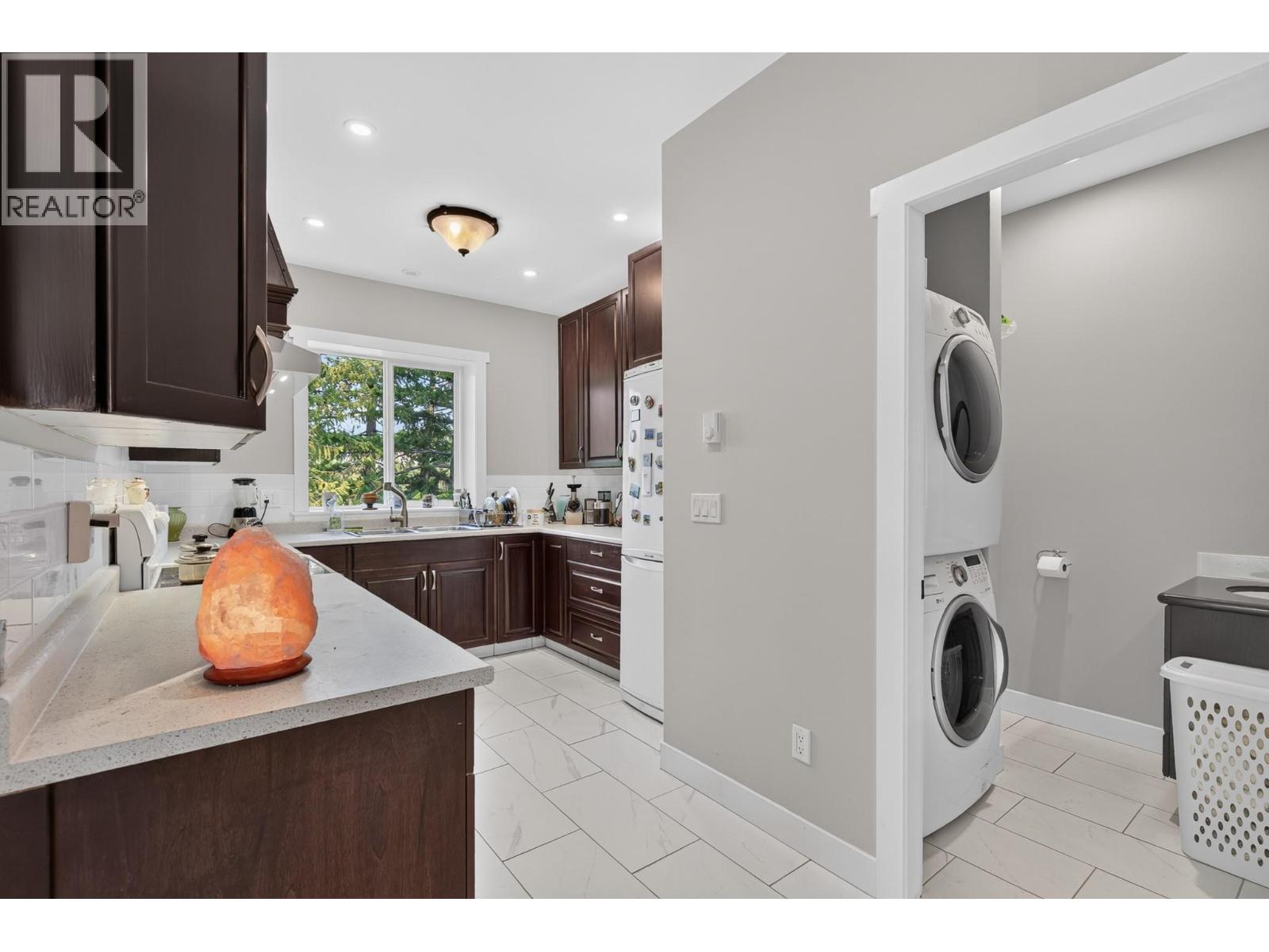 10818 Westshore Road, Vernon, British Columbia  V1H 2C3 - Photo 6 - 10398698