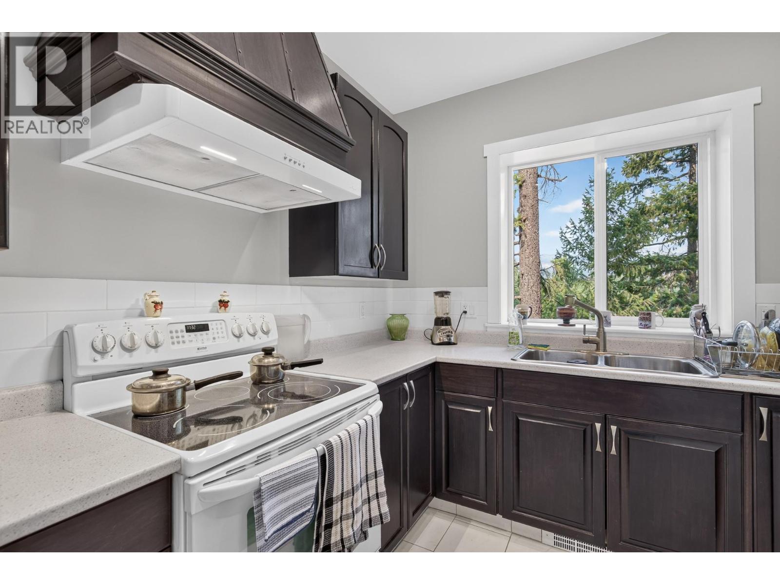 10818 Westshore Road, Vernon, British Columbia  V1H 2C3 - Photo 8 - 10398698