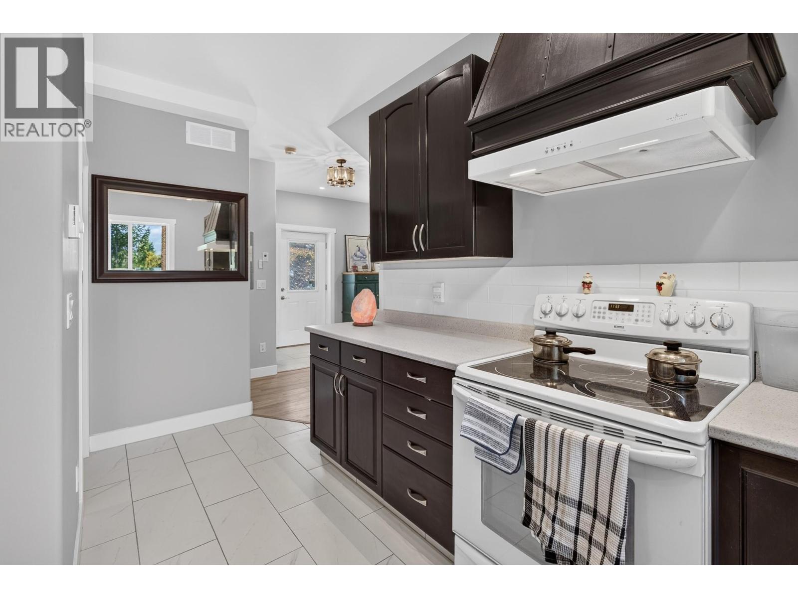 10818 Westshore Road, Vernon, British Columbia  V1H 2C3 - Photo 10 - 10398698
