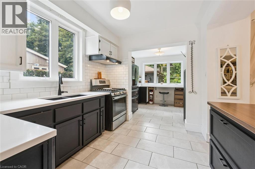 121 Belmont Avenue, Waterloo, Ontario  N2L 2A8 - Photo 13 - 40856270