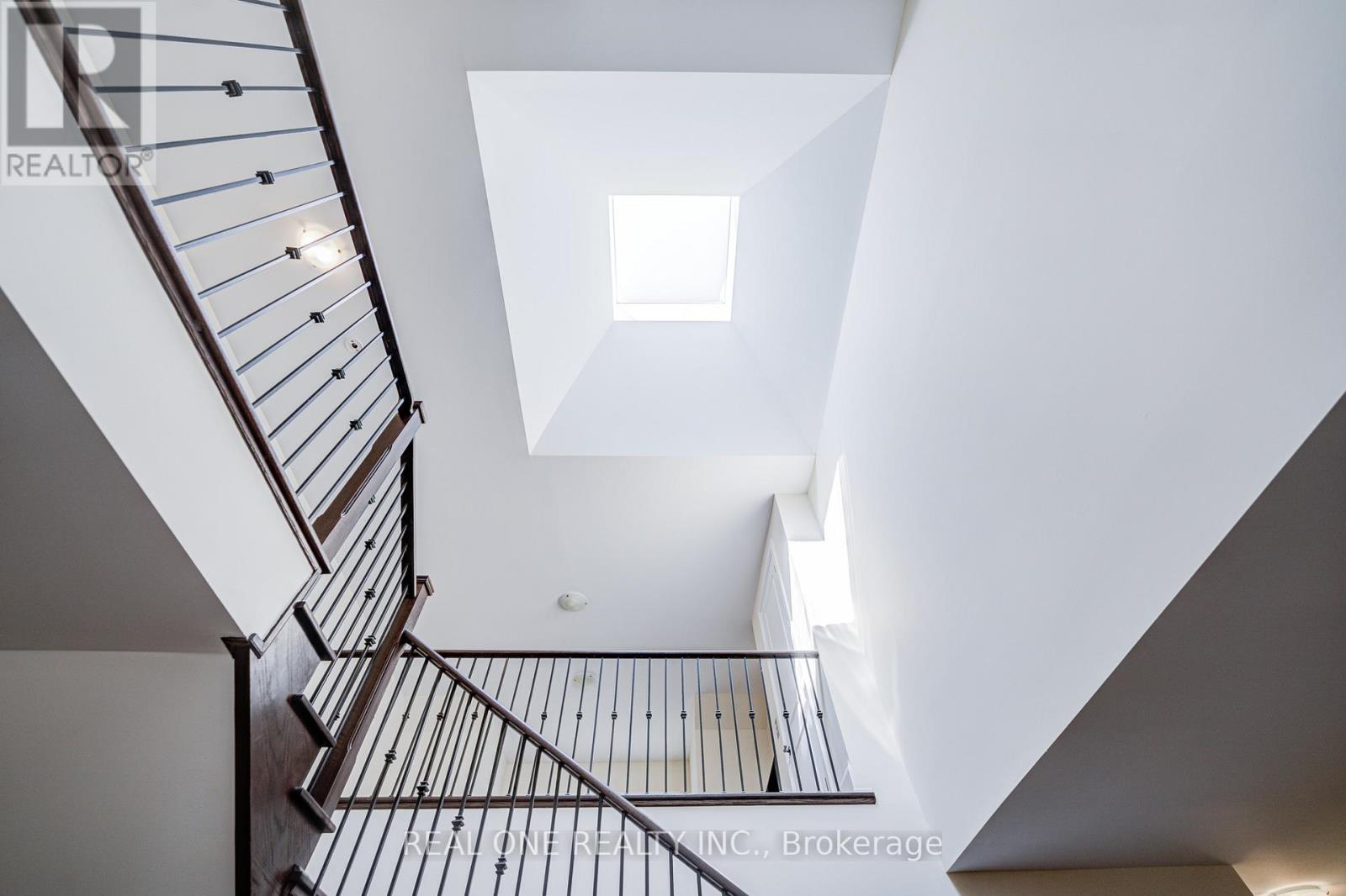 421 Flamingo Road, Vaughan, Ontario  L4J 8L4 - Photo 3 - N13710916