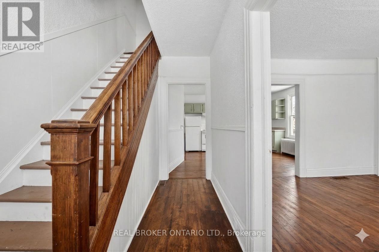 53-55 Wellington Street, Halton Hills, Ontario  L7J 2H1 - Photo 3 - W13710920