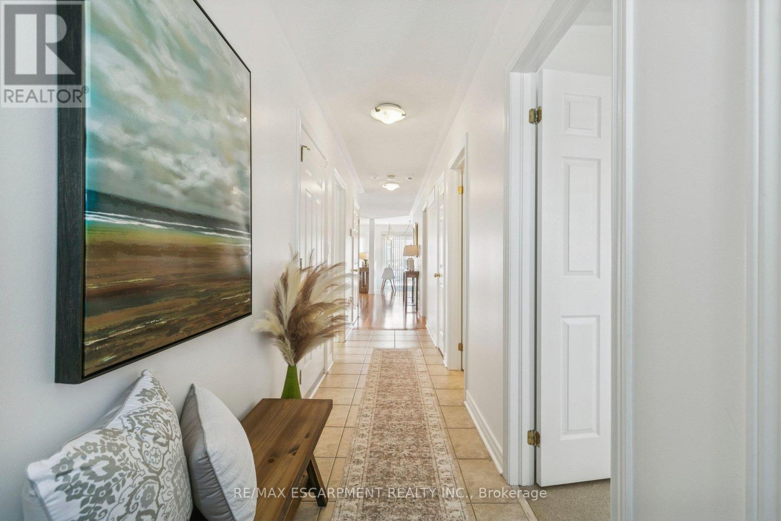 245 Centennial Forest Drive, Milton, Ontario  L9T 5W9 - Photo 4 - W13710968