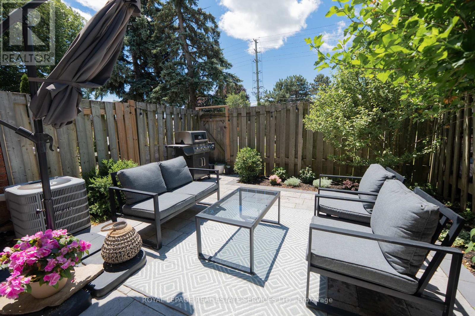 30 Heslop Road, Milton, Ontario  L9T 1B3 - Photo 3 - W13710294