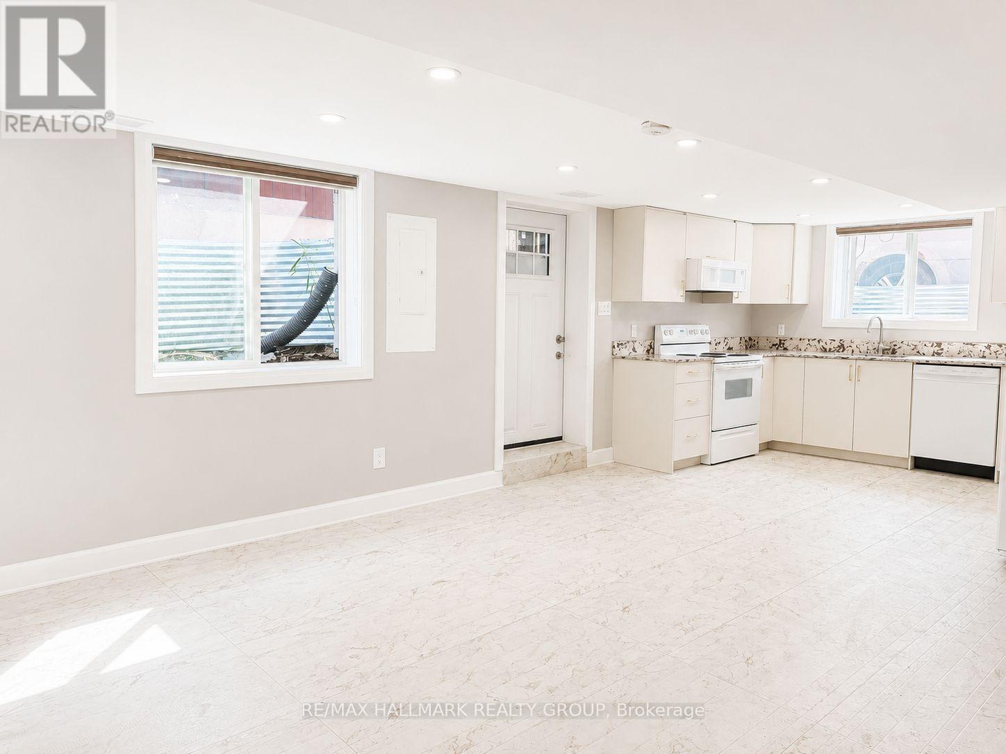 735 Borthwick Avenue, Ottawa, Ontario K1K 2M3 - Photo 2 - X13617864