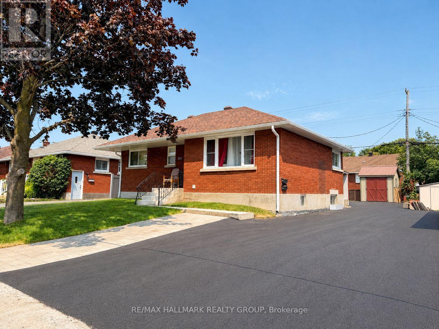 735 BORTHWICK AVENUE, Ottawa, Ontario