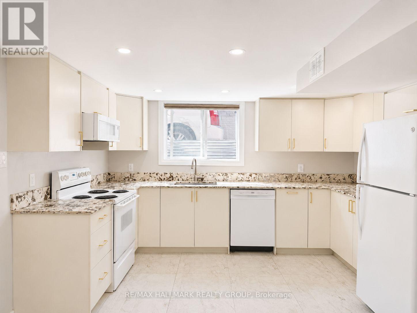 735 Borthwick Avenue, Ottawa, Ontario K1K 2M3 - Photo 3 - X13617864