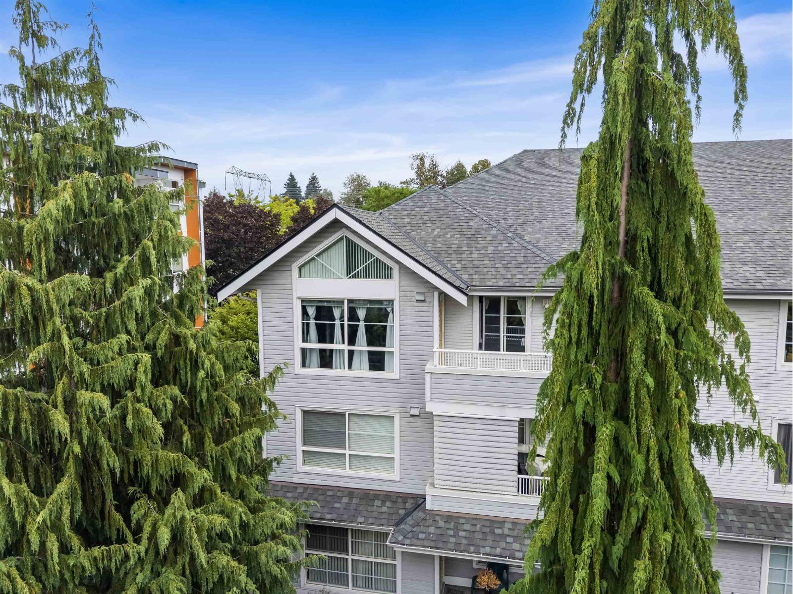303 10130 139 Street, Surrey, British Columbia  V3T 4L4 - Photo 2 - R3158310