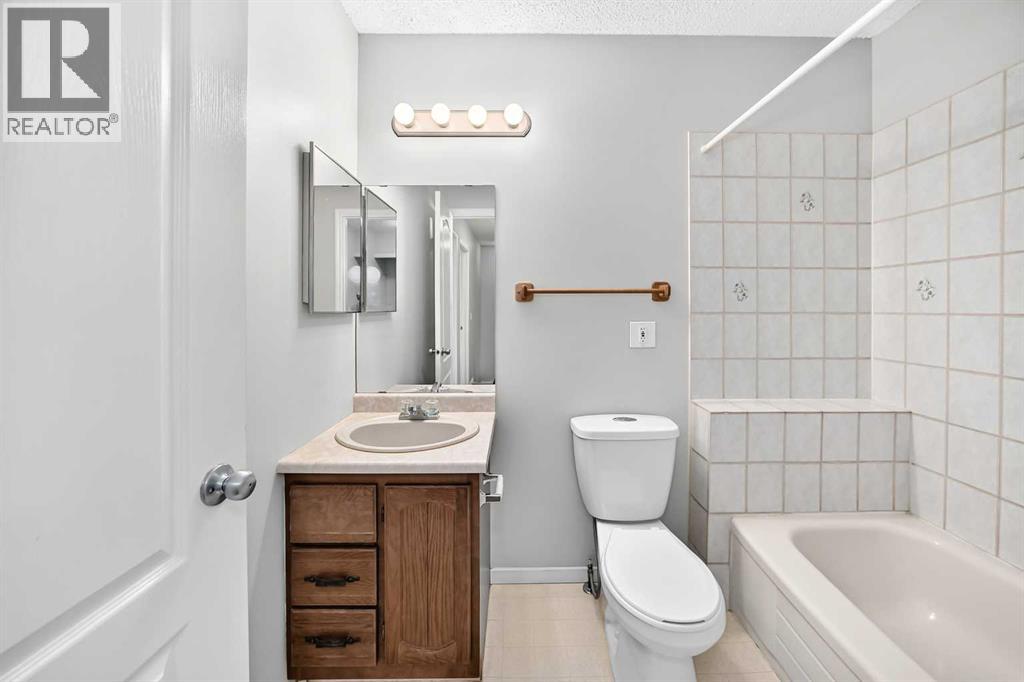3, 24 Cascade Place, Cochrane, Alberta  T4C 0G6 - Photo 36 - A2338641