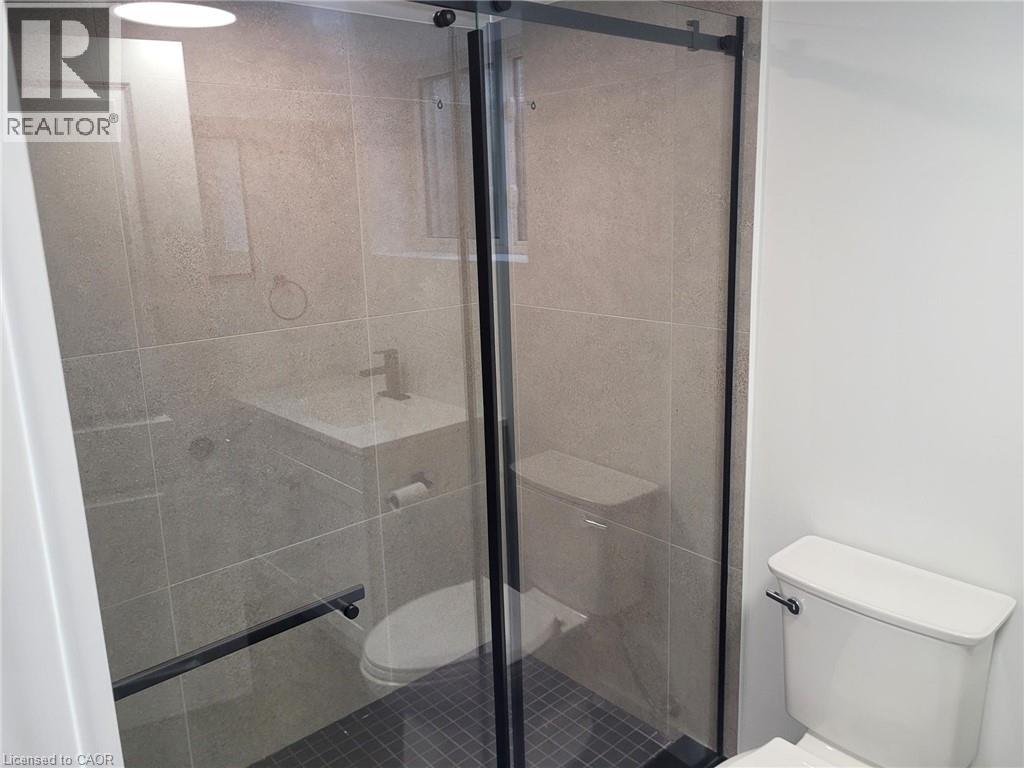 132 East 31st Street, Hamilton, Ontario  L8V 3P2 - Photo 7 - 40853200