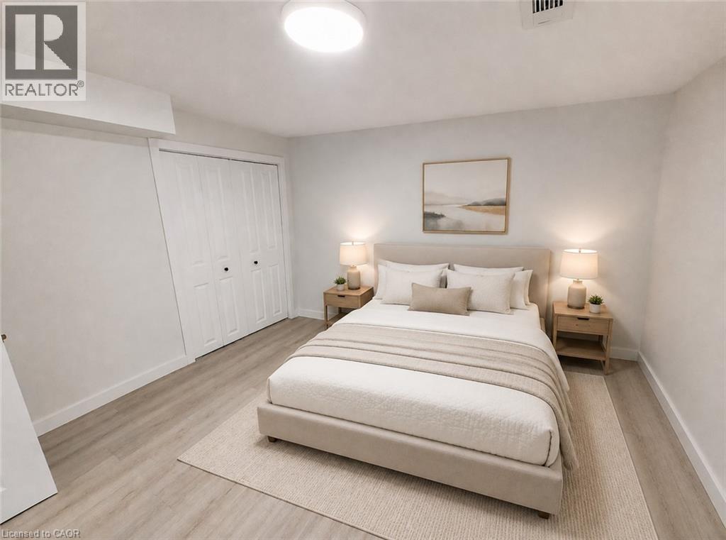 132 East 31st Street, Hamilton, Ontario  L8V 3P2 - Photo 4 - 40853200