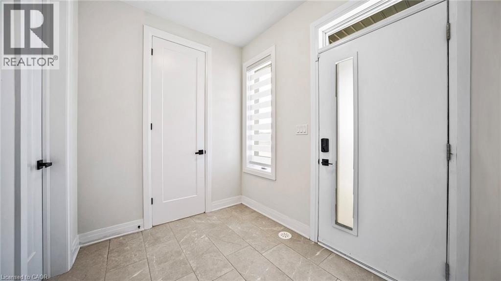 102 Settlers Road E, Oakville, Ontario  L6H 7W5 - Photo 3 - 40858044