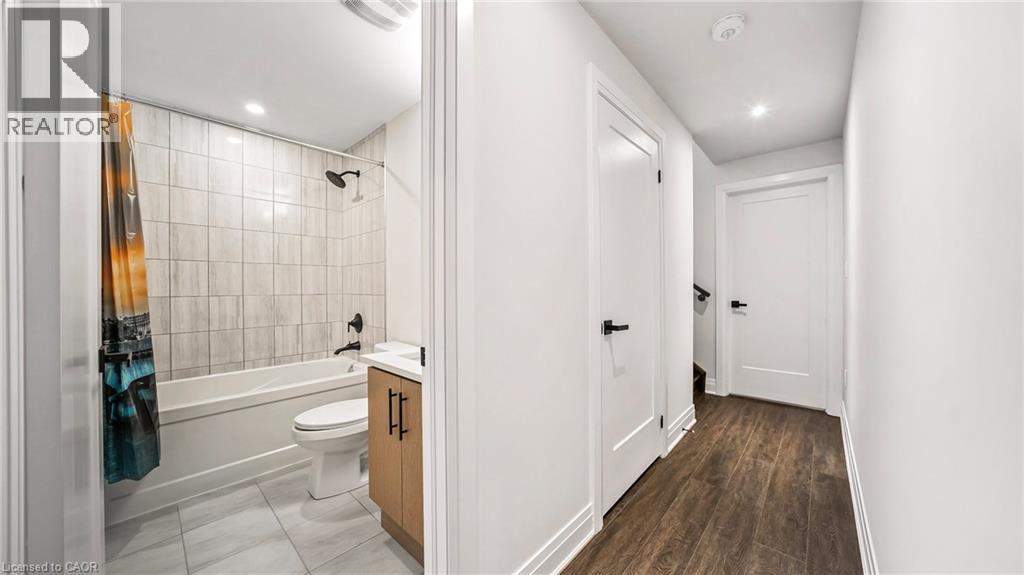 102 Settlers Road E, Oakville, Ontario  L6H 7W5 - Photo 31 - 40858044