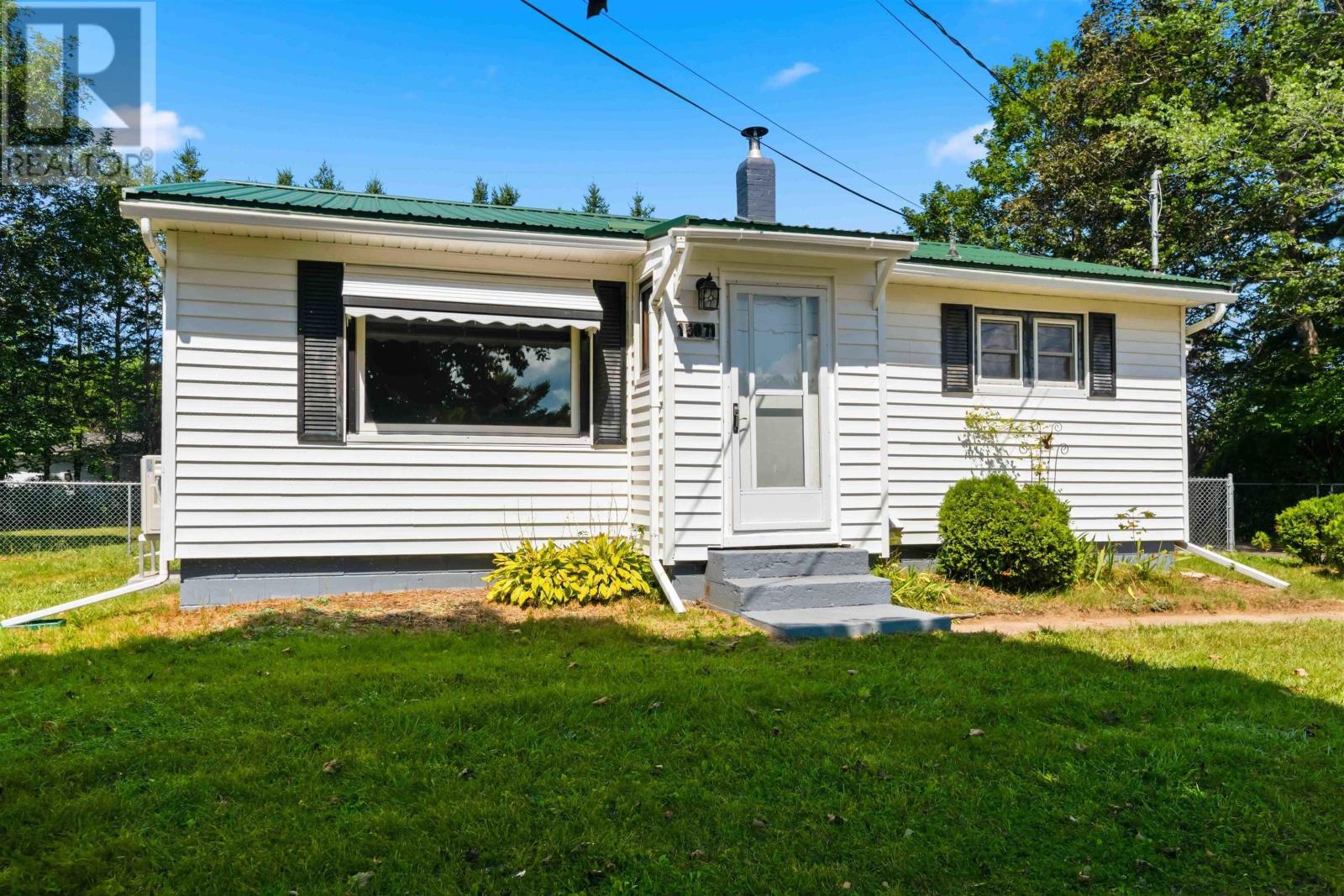 15071 Highway 1, Wilmot, Nova Scotia  B0P 1W0 - Photo 2 - 202621475